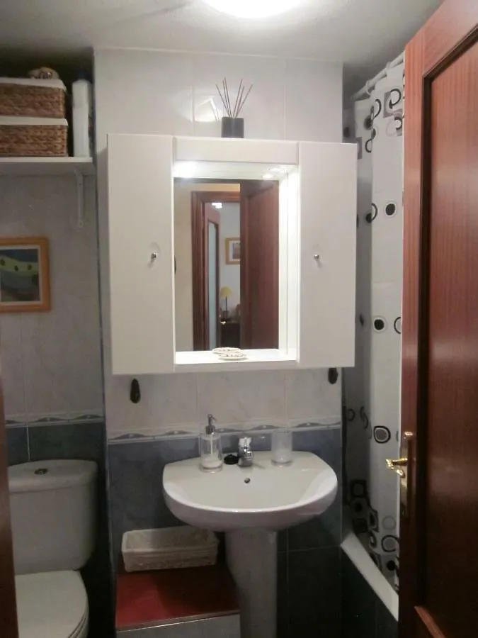 Ea Playa Montana45'Guggemhein A 200M Andando Playa Y Del Centro Pueblo Apartment Ea
