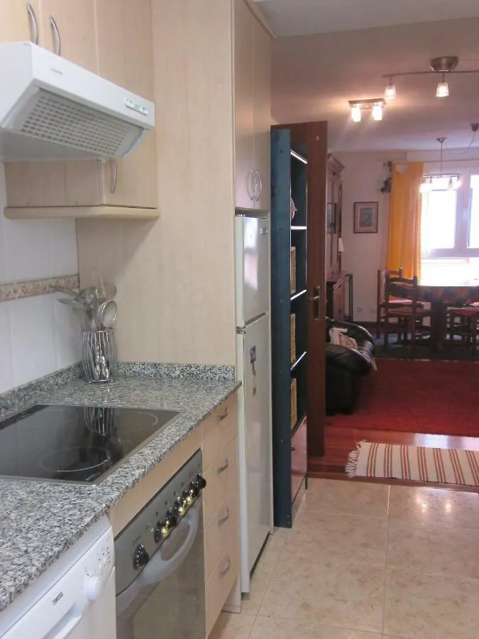 Ea Playa Montana45'Guggemhein A 200M Andando Playa Y Del Centro Pueblo Apartment Ea Spain